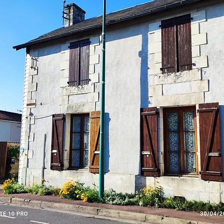 Futurogite Saint-Georges-les-Baillargeaux Екстериор снимка